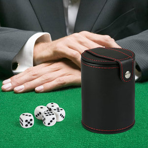 Nuevo Diseño, Vaso Mezclador de Dados de Cuero con Logotipo Personalizado Hecho a Mano, Juego de 4 Piezas, Ligero y de Alta Calidad para Jugar - Product Image 6