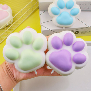 Venta al por mayor de Taba Squishy de silicona con forma de pata de gato, diseño de pata de animal Kawaii, personalizable de fábrica, Taba TPR Mochi Squishy, regalo novedoso - Product Image 5