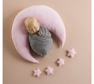 Oreiller de pose pour photographie de nouveau-né professionnel - Assistant de pose et accessoire pour bébé en forme de croissant de lune - Product Image 6