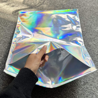 Sacs d'expédition en polyéthylène holographique adhésifs brillants personnalisés pour l'emballage des chaussures et des chaussettes
