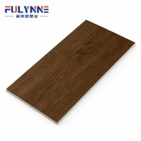 Planches de sol en vinyle SPC durables 5 mm 6 mm, revêtement de sol étanche à clipser avec taille personnalisée et surface décorative résistante à l'usure