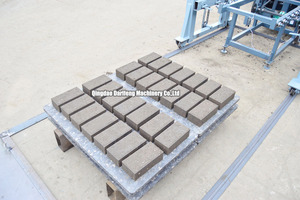 Machine automatique de fabrication de blocs de ciment en béton QT4-15 Machine de fabrication de blocs de finisseur <span class=keywords><strong>Devis</strong></span> à Taïwan Ouganda Cameroun Bangalore - Product Image 4