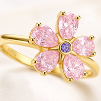 Bague en argent sterling S925 avec fleurs en zircon rose taille poire, design floral élégant, bijou raffiné pour femme, idéale pour le quotidien, les fêtes ou comme cadeau.