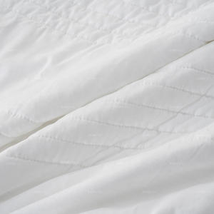 Edredón de Microfibra Cepillada de Primera Calidad, Extremadamente Suave, Color Blanco Puro, con Relleno de Poliéster Sedoso, Cubrecama - Product Image 5