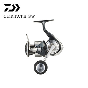 Moulinet spinning Daiwa 24 Certate SW pour eau salée, corps en alliage d'aluminium, étanche, pour la pêche en bateau et la pêche au jig. - Product Image 4