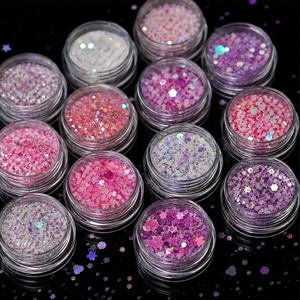 2026 Vente en gros usine en vrac Mélange de paillettes épaisses en polyester 12 couleurs Formes cœur et étoile Non toxique Pour l'artisanat et les gobelets - Product Image 3