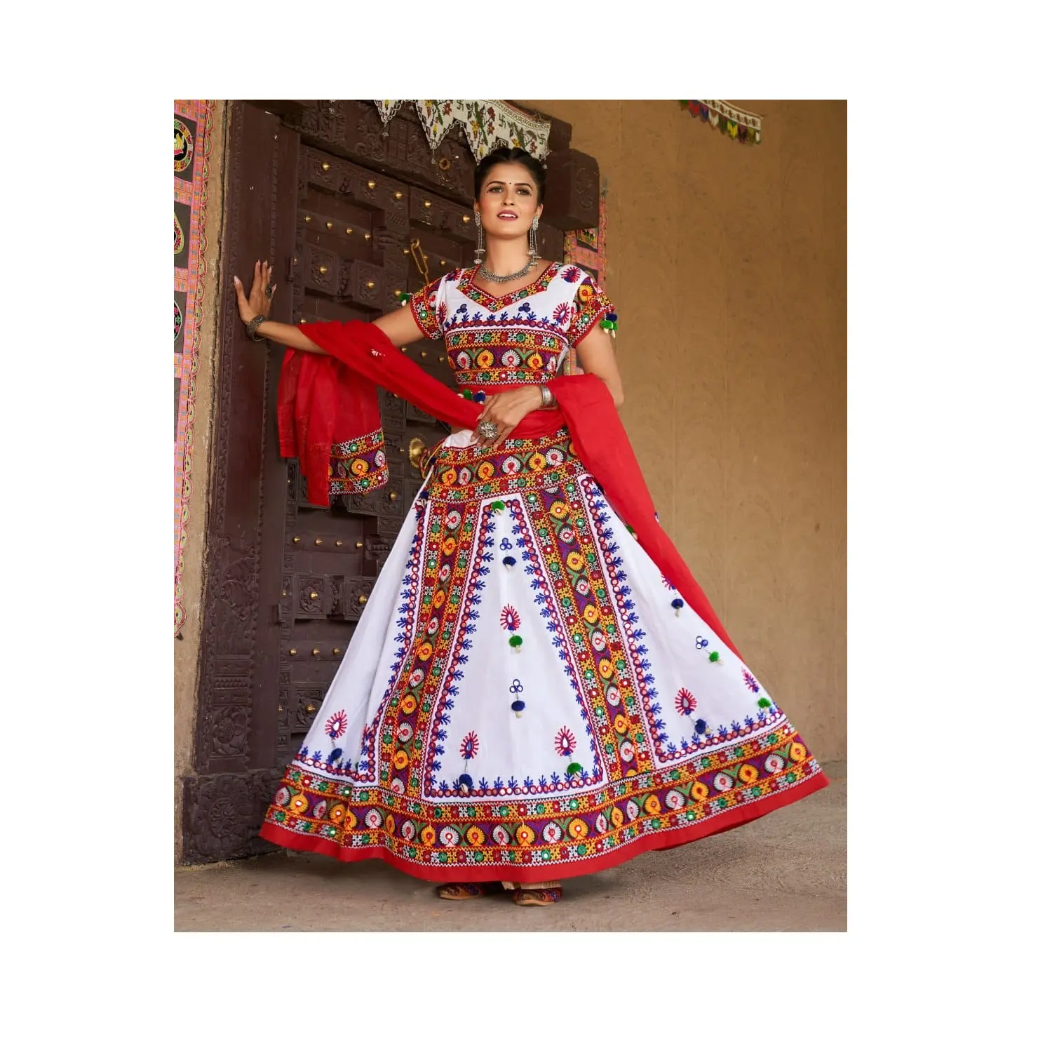 Новая коллекция чистого хлопка Navratri специальная традиционная Lehenga Choli с Dupata доступна по оптовой цене