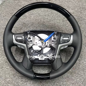 Volant en bois personnalisé à plusieurs boutons pour <span class=keywords><strong>Toyota</strong></span> <span class=keywords><strong>Land</strong></span> <span class=keywords><strong>Cruiser</strong></span> LC200 79 80 100 300 250 <span class=keywords><strong>76</strong></span> Series Prado 150 120 Corolla Fortuner - Product Image 6