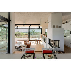 Villa moderna con estructura de acero ligero y diseño abierto para vivir al aire libre - Product Image 2