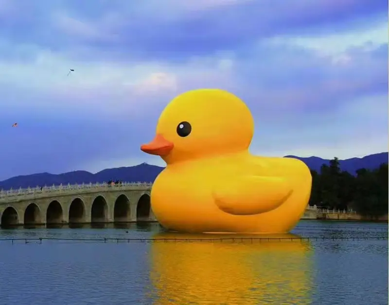 Giant floating water inflatable model advertising promotion inflatable big yellow rubber duck for pool