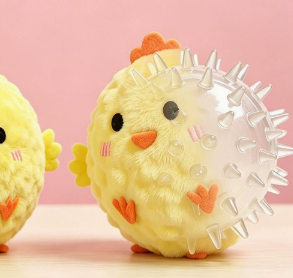 ของเล่นสุนัขรูปไก่บีบมีเสียง ตุ๊กตาขนนุ่ม ของเล่นเคี้ยวแบบอินเทอร์แอคทีฟ ลูกบอลน่ารัก สำหรับสุนัขพันธุ์เล็ก ลูกสุนัข เล่นได้ทั้งในบ้านและนอกบ้าน - Product Image 5