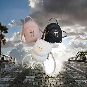 Mochila de doble correa con estampado de primavera, diseño de piel de vaca, para viajes al aire libre - Product Image 3