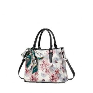 Bolso de Cadena Transparente Personalizado de PVC para Mujer con Solapa Holográfica Casual y Diseño de Funda para Teléfono Portátil - Product Image 1