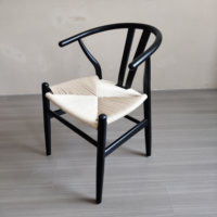 Chaise en bois noire personnalisée pour événements, mariages, avec accoudoirs en bois