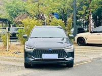 Voiture électrique d'occasion Byd E2 Grise, véhicule à énergie nouvelle, charge rapide, puissance 2020, longue autonomie, prix abordable.