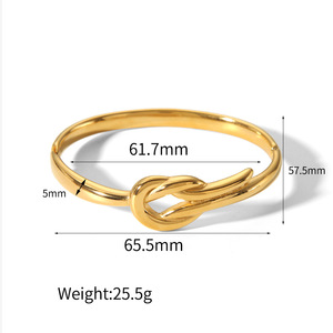 สร้อยข้อมือเหล็กไทเทเนียมทรงเรขาคณิต ชุบทอง 18k กำไลแฟชั่นสำหรับผู้หญิง สวมใส่ได้ทุกวัน - Product Image 3