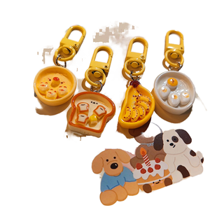 Pendentif assiette de petit-déjeuner en résine QYS, jouet alimentaire réaliste et amusant, porte-clés léger peint à la main, accessoire de sac à dos pour fille - Product Image 1