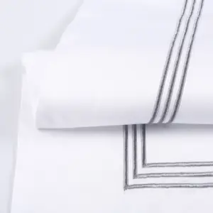 QUNZHEN premium logo custom copripiumino bianco 100% cotone set lenzuola biancheria da letto all'ingrosso lenzuola di seta set