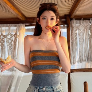 Débardeur court en maille rayé contrastant style coréen pour femme, coupe ajustée, sexy et flatteuse pour la silhouette, collection été 2026 - Product Image 3