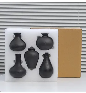 Günstige Mini Blumentopf Schwarz Set Dekor Keramik Ornamente Personal isierte hand gefertigte Keramik Vase Set für Wohnkultur