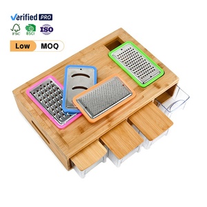 Planche à découper multifonction en bois naturel fabriquée en Chine avec quatre tiroirs et râpes - Product Image 1