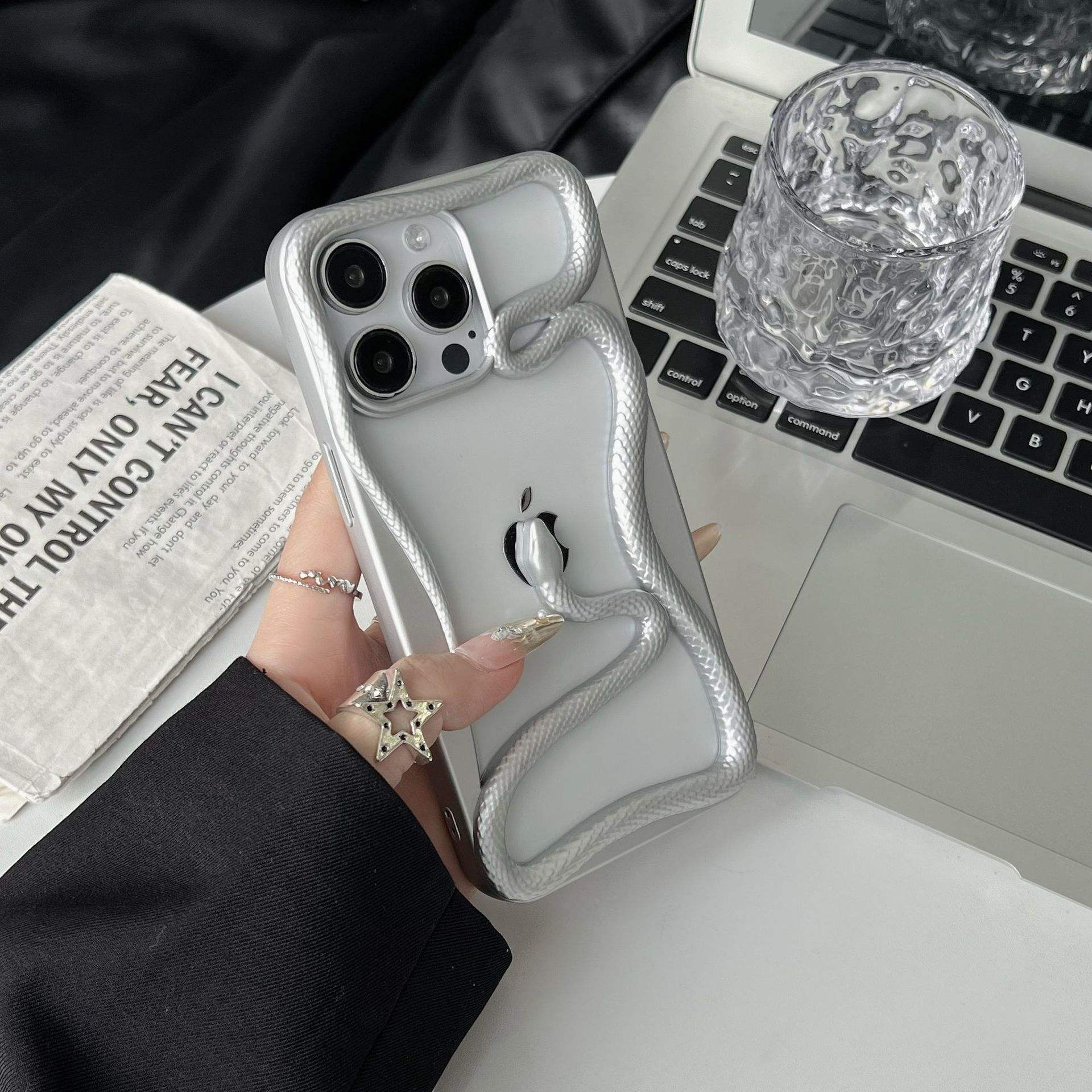 สีเงินฝ้า