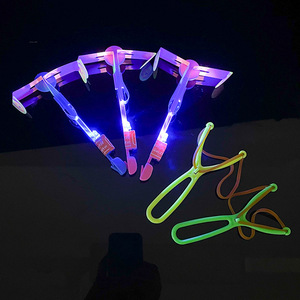 Slingshot lumineux avec flèche, jouet en plastique pour enfants, ensemble de jeu d'extérieur pour enfants de 4 à 7 ans, cadeau unisexe - Product Image 2