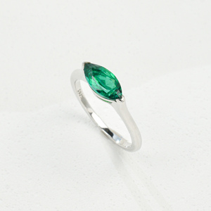 Exquisite Lab-Grown <b>Emerald</b> <b>Ring</b> in S925 Sterling <b>Silver</b> - Product Image 1