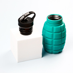Mayorista Creativo Portátil Ciclismo Senderismo Deportes Hervidor Plegable <span class=keywords><strong>Granada</strong></span> de Mano Botella de Silicona de Grado Alimenticio Gancho Logo Gratis - Product Image 5