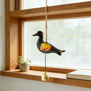 Carillon éolien en bois en forme d'oiseau marin, cloche de mouette noire de forme irrégulière, décoration murale pour entrée - Product Image 1