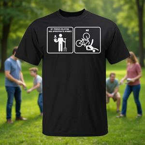 Camiseta para adultos unisex negra con estampado de mis amigos disfrutando de pasatiempos adecuados para su edad - Product Image 3