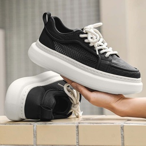 Chaussures d'été pour hommes, nouveau style, en maille respirante, chaussures de sport légères, polyvalentes, à bout rond, chaussures tendance pour hommes - Product Image 1