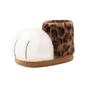 Vente en gros de pantoufles en peluche en coton avec motif de patte de chat en forme de boule de neige créative et mignonne, comme cadeaux - Product Image 1