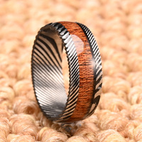 Bijoux fantaisie 8mm Unique noir argent bombé damas acier anneau Koa bois Lnlay hommes femmes alliance hommes bijoux