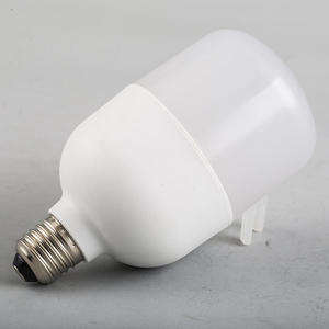 หลอดไฟ LED YIHAN ขั้ว E27 ตัวหลอดพลาสติก ใช้ไฟ AC 220V รูปทรง A19 แสงขาว 6000K สำหรับใช้ในคลังสินค้า - Product Image 1