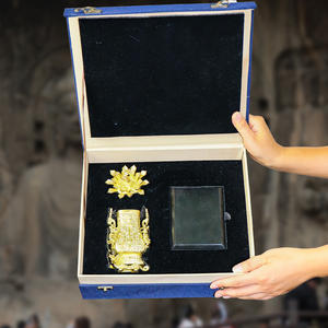 Lussuosi e Squisiti Oggetti Artigianali in Ottone Antichi Vasi Quadrati in Stile Cinese <span class=keywords><strong>Antico</strong></span> con Motivo Loto e Gru Fusione di Alta Qualità - Product Image 6