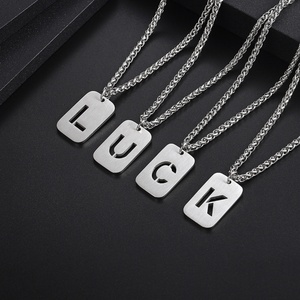 Collar de diseño simple con colgante rectangular, pulido y cepillado, personalizado con 26 letras del alfabeto, colgante hueco de acero inoxidable. - Product Image 5