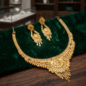 Vente en gros Parure de bijoux design traditionnel rempli d'or 14K 18K 24K, Colliers de mode en or en laiton, Ensemble de colliers courts formés d'or - Product Image 1
