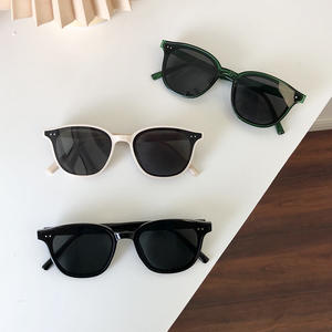 Lunettes de soleil Qianai pour femmes, monture carrée, protection UV400, rivets irréguliers à pois, lunettes de conduite tendance - Product Image 3