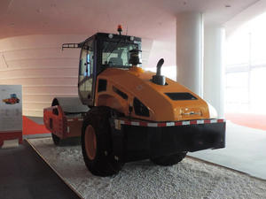 Rouleau compresseur vibratoire à double tambour chinois SPR200C-6 avec moteur de pompe et engrenage, capacité de 20 tonnes, à vendre - Product Image 6