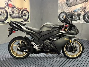 Moto sportive de luxe importée <span class=keywords><strong>Yamaha</strong></span> <span class=keywords><strong>R1</strong></span> - EFI à refroidissement liquide, 1000 cm³, 4 cylindres en ligne - Product Image 6