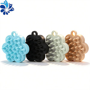 Brosse de massage du cuir chevelu en silicone en forme de fleur avec trou de suspension pour les soins capillaires - Product Image 5