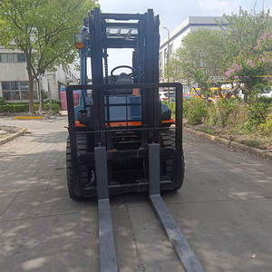 מלגזה דיזל משומשת <span class=keywords><strong>5</strong></span> טון מתוצרת יפן עם משקל נגד, גובה הרמה 3000 מ\\\"מ, תורן דו-שלבי, מתאימה למוסכים, חוות ומסעדות - Product Image 4