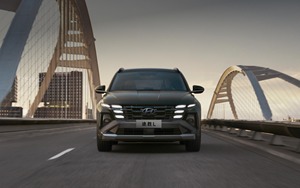 Hyundai <span class=keywords><strong>Tucson</strong></span> L Smartstream 1.6T GDI Motor 180HP <span class=keywords><strong>HTRAC</strong></span> AWD SUV Compacto Distancia entre Ejes de 2755 mm Maletero Grande - Product Image 2