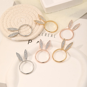 Anneau de serviette Lapin de Pâques en strass brillant, artisanat métallique populaire et chic pour une esthétique créative de <span class=keywords><strong>cuisine</strong></span> et salle à manger - Product Image 3