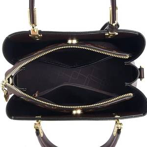 Sac à main pliable pour femme, nouveau style tendance 2026. Fabriqué en matériau PU de haute qualité. Conception antivol durable. Fermeture à glissière. - Product Image 2