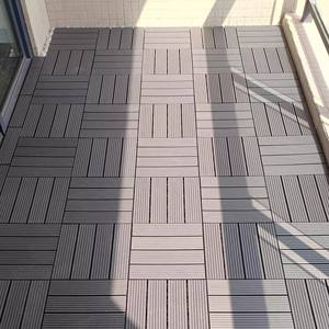 Dalles de terrasse en WPC emboîtables SHENGCHENG à prix usine, 30x30cm, avec clips de fixation pour quincaillerie en bois extérieur, pour jardins et parcs - Product Image 3