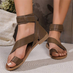 Sandalias de playa de fondo plano para mujer de gran tamaño, tendencia de moda europea americana, zapatos versátiles ligeros para exteriores, primavera 2025 - Product Image 5