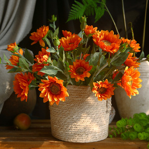 ดอกทานตะวันประดิษฐ์สีเหลืองส้มจาก Yihua Floral Art จัดดอกไม้ผ้าไหมสำหรับตกแต่งบ้านและห้องนั่งเล่น - Product Image 3