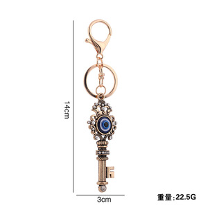 Porte-clés créatif Sapin <span class=keywords><strong>de</strong></span> Noë<span class=keywords><strong>l</strong></span> et Chaussures Cadeau <span class=keywords><strong>de</strong></span> Noë<span class=keywords><strong>l</strong></span>, Pendentif <span class=keywords><strong>de</strong></span> sac en alliage, Petit cadeau <span class=keywords><strong>de</strong></span> la série Noë<span class=keywords><strong>l</strong></span> - Product Image 2